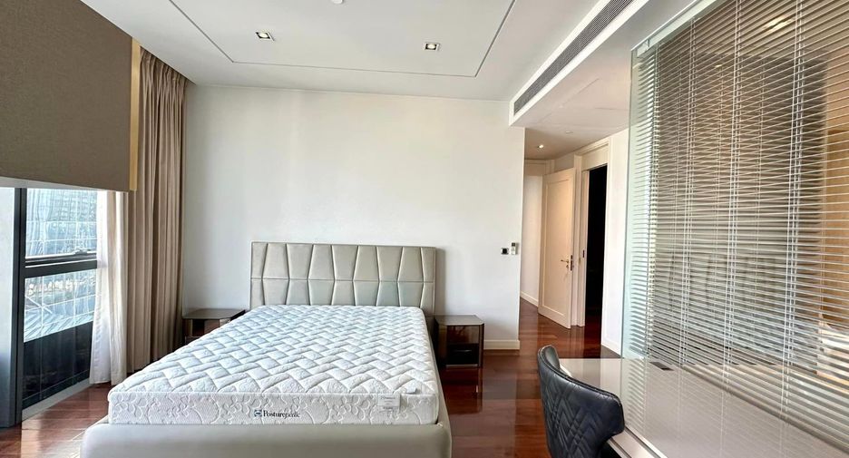 Condo en alquiler de 3 habitaciones en Khlong Toei, Bangkok