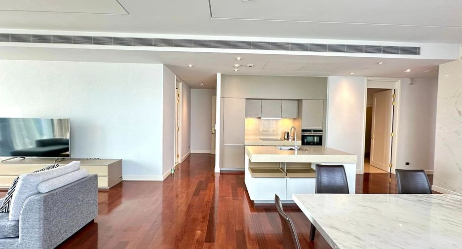 Condo en alquiler de 3 habitaciones en Khlong Toei, Bangkok
