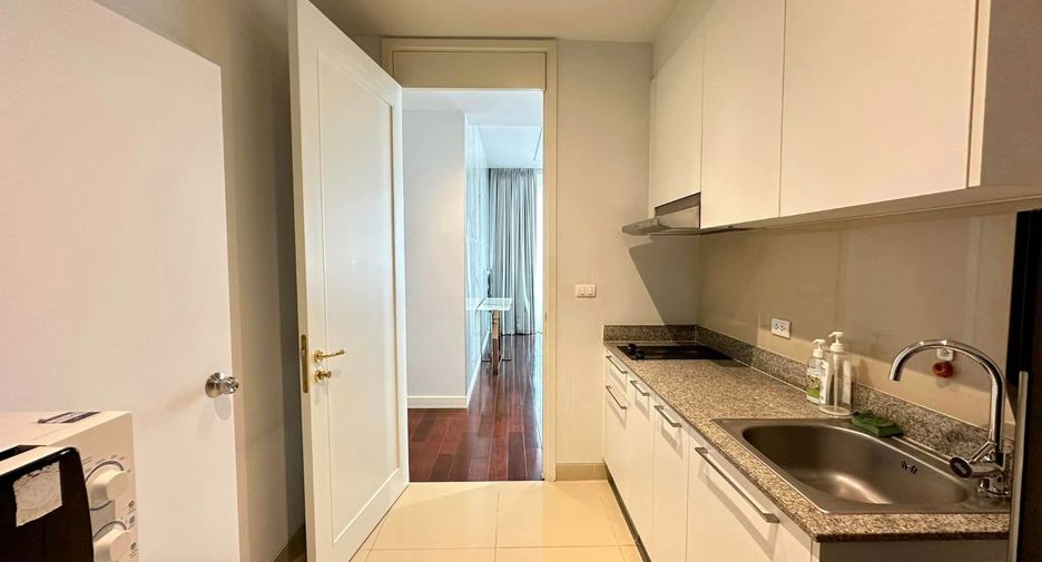 Condo en alquiler de 3 habitaciones en Khlong Toei, Bangkok