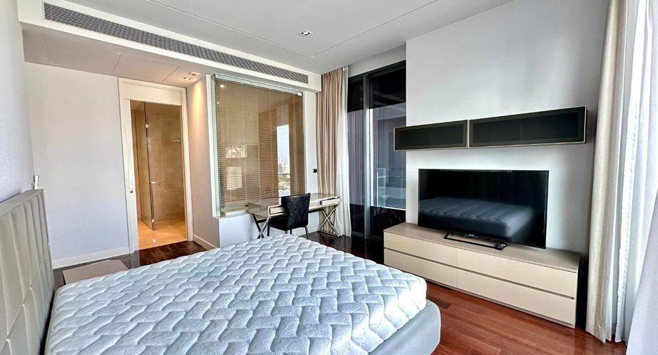 Condo en alquiler de 3 habitaciones en Khlong Toei, Bangkok