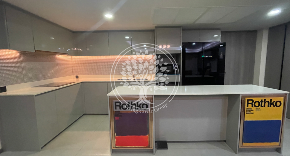 For rent 3 ベッドルーム condo in Pathum Wan, Bangkok