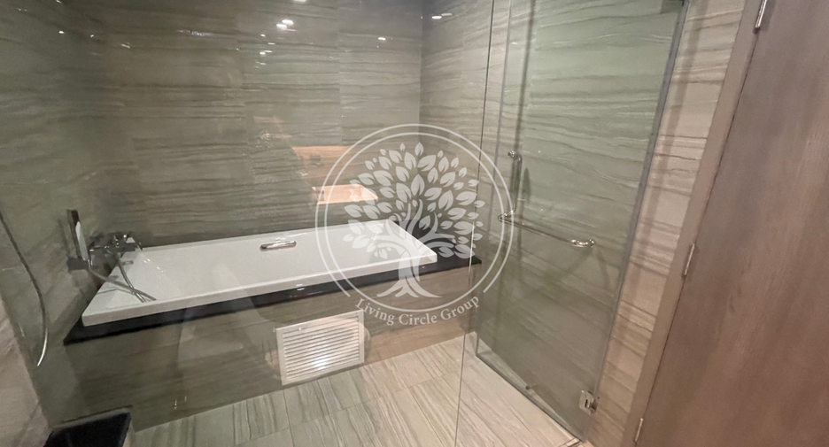 For rent 3 ベッドルーム condo in Pathum Wan, Bangkok