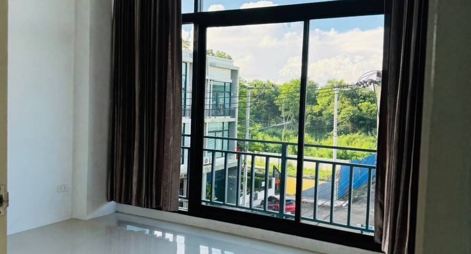For sale 2 bedrooms retail Space in Mueang Chiang Mai, Chiang Mai