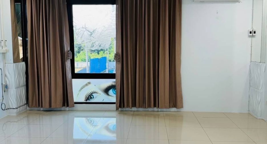 For sale 2 bedrooms retail Space in Mueang Chiang Mai, Chiang Mai