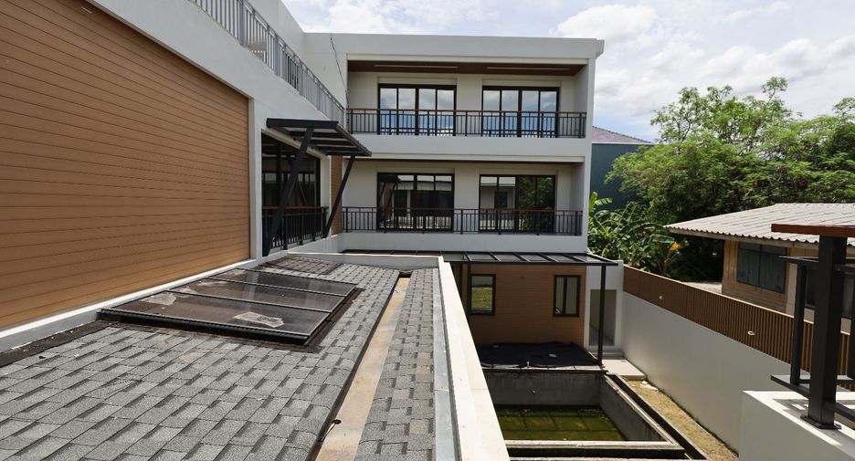 Casa en venta de 4 habitaciones en Din Daeng, Bangkok