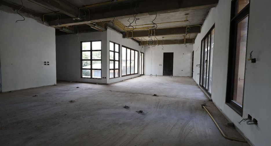 Casa en venta de 4 habitaciones en Din Daeng, Bangkok