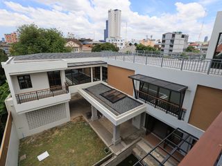 For sale 4 ベッドルーム house in Din Daeng, Bangkok