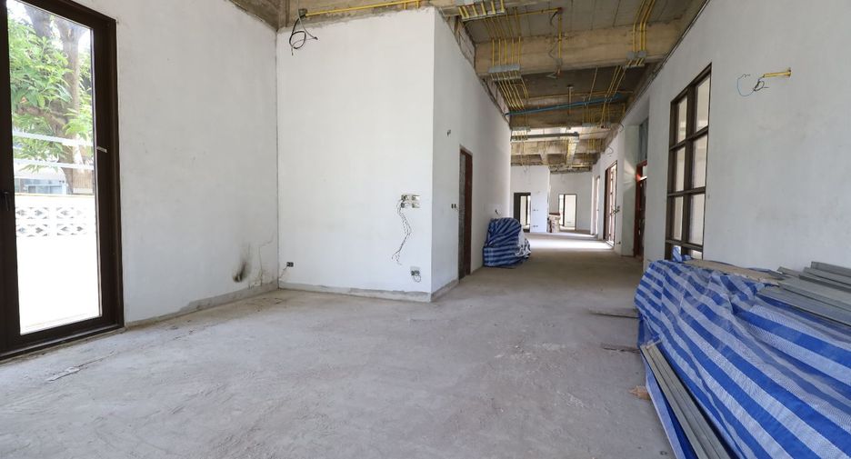 Casa en venta de 4 habitaciones en Din Daeng, Bangkok
