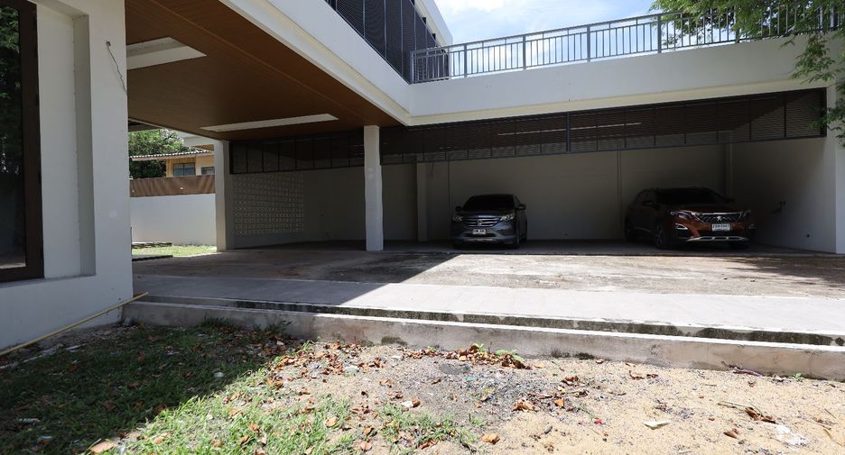 Casa en venta de 4 habitaciones en Din Daeng, Bangkok