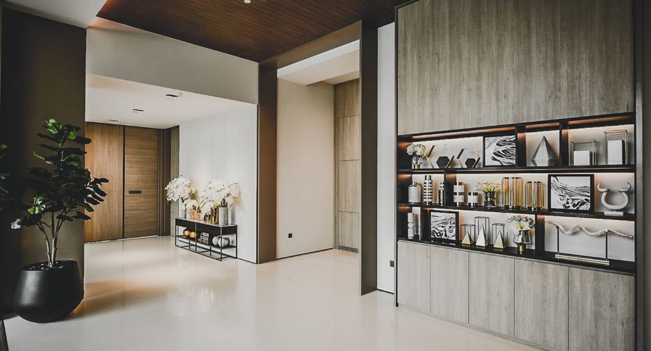 For sale 3 bed condo in Khlong San, Bangkok