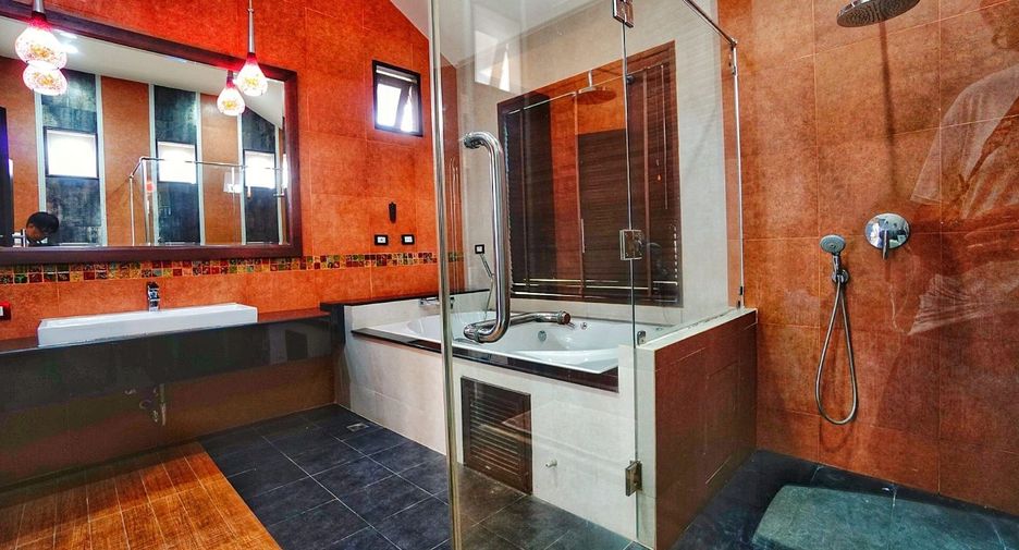 For rent 2 bedrooms villa in Mueang Phuket, Phuket