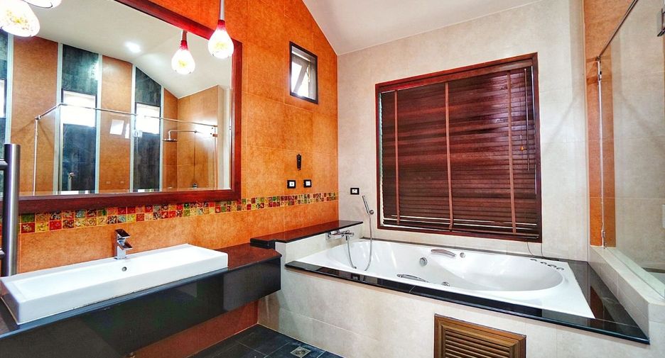 For rent 2 bedrooms villa in Mueang Phuket, Phuket