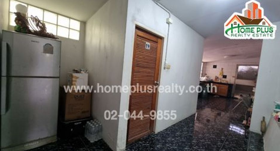 For sale 5 bed house in Mueang Chachoengsao, Chachoengsao
