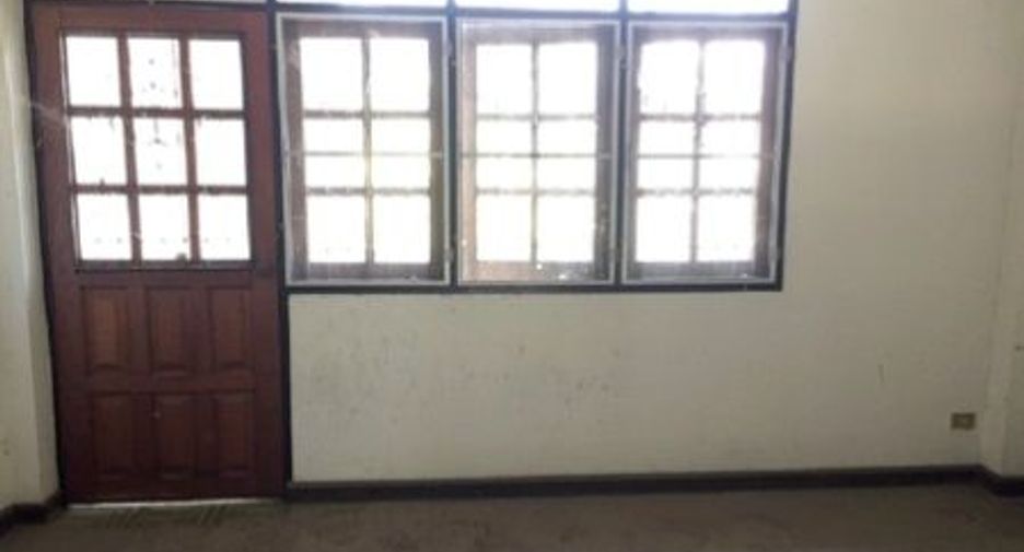 For sale 2 bedrooms townhouse in Mueang Lampang, Lampang