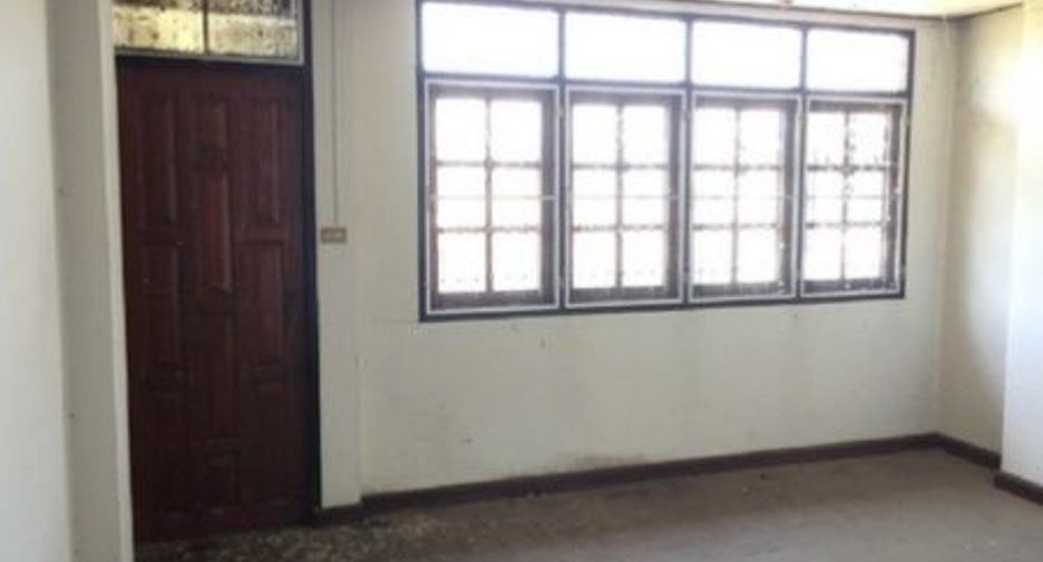 For sale 2 bedrooms townhouse in Mueang Lampang, Lampang