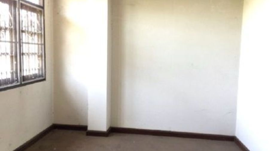 For sale 2 bedrooms townhouse in Mueang Lampang, Lampang