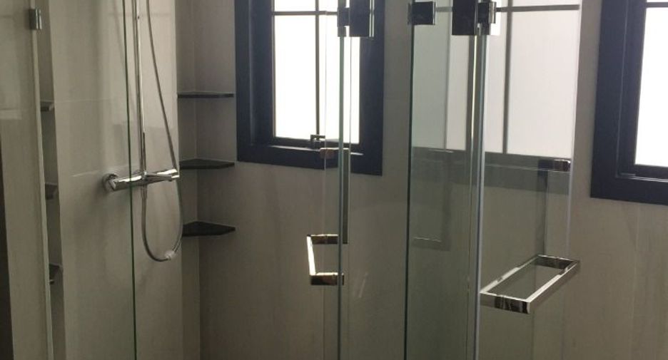 For rent 5 bedrooms house in Prawet, Bangkok