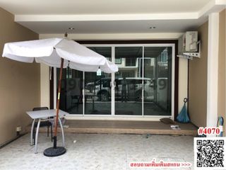 For rent 3 bedrooms townhouse in Lat Krabang, Bangkok