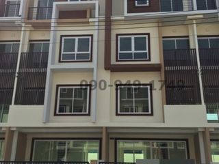 For rent 3 bedrooms townhouse in Lat Krabang, Bangkok