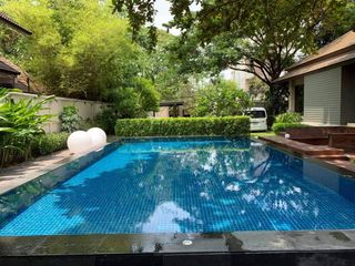 For sale 5 Beds house in Watthana, Bangkok