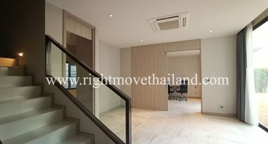 For rent and for sale 4 bedrooms house in Watthana, Bangkok