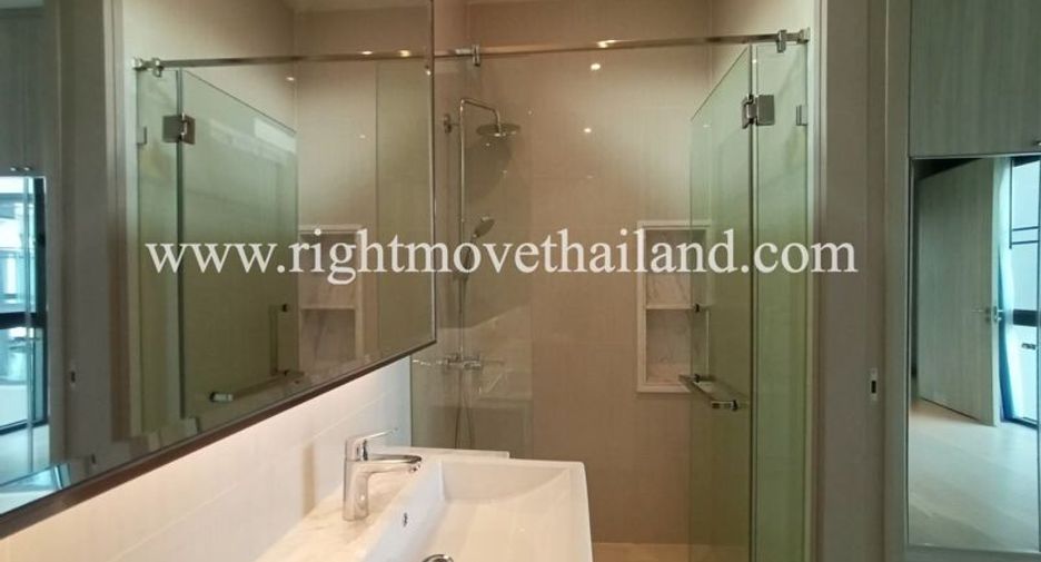 For rent and for sale 4 bedrooms house in Watthana, Bangkok