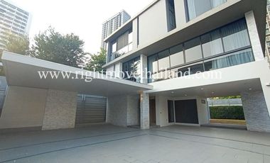 For rent and for sale 4 bedrooms house in Watthana, Bangkok