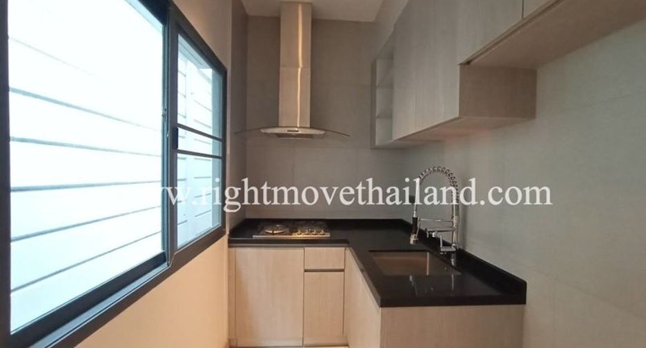 For rent and for sale 4 bedrooms house in Watthana, Bangkok