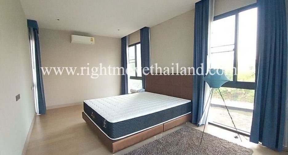 For rent and for sale 4 bedrooms house in Watthana, Bangkok