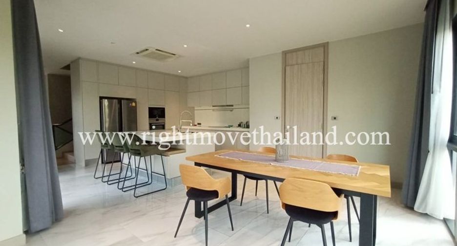 For rent and for sale 4 bedrooms house in Watthana, Bangkok