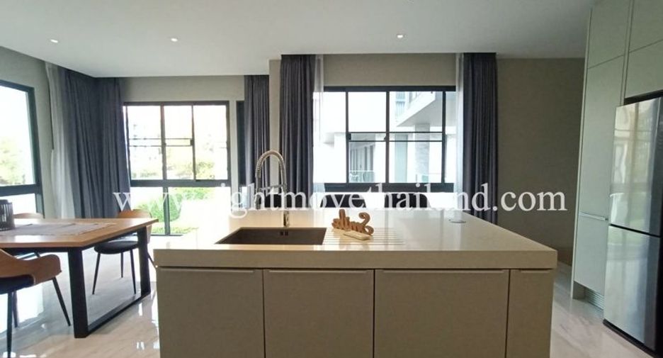 For rent and for sale 4 bedrooms house in Watthana, Bangkok