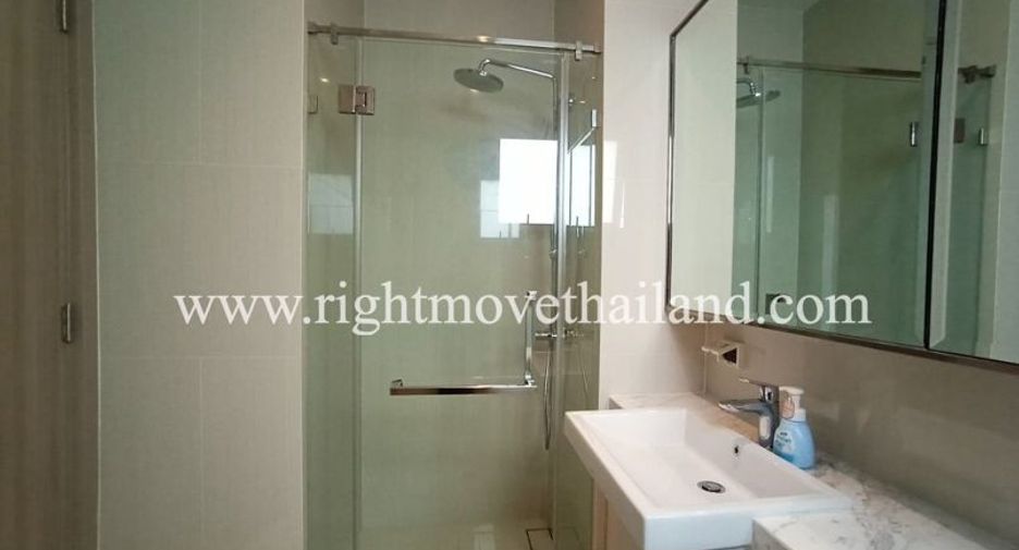 For rent and for sale 4 bedrooms house in Watthana, Bangkok