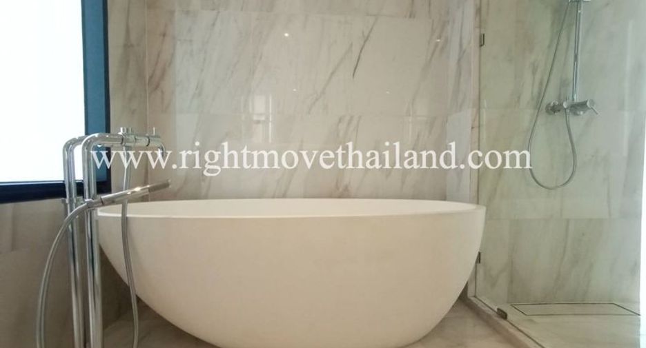 For rent and for sale 4 bedrooms house in Watthana, Bangkok