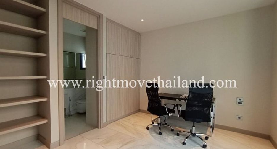 For rent and for sale 4 bedrooms house in Watthana, Bangkok