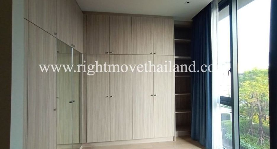 For rent and for sale 4 bedrooms house in Watthana, Bangkok