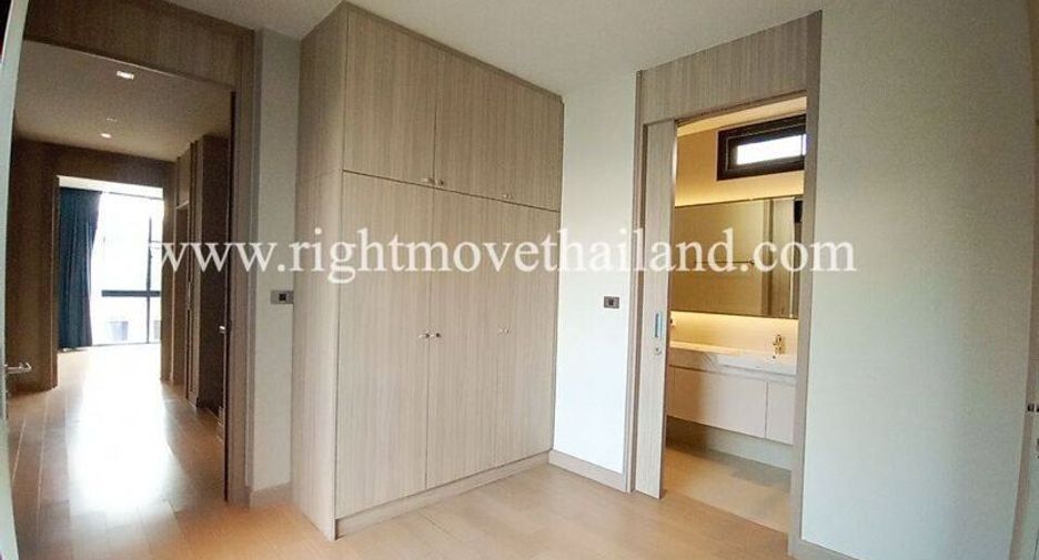 For rent and for sale 4 bedrooms house in Watthana, Bangkok