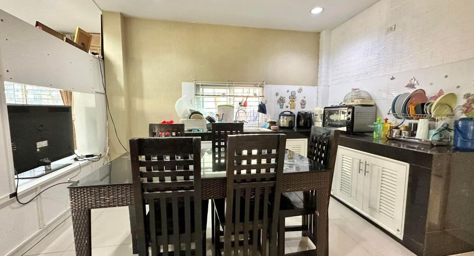 For sale 3 bedrooms house in Si Racha, Chonburi