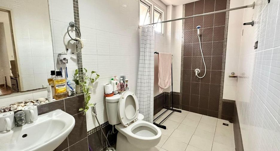 For sale 3 bedrooms house in Si Racha, Chonburi