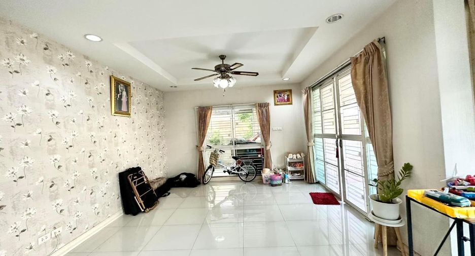 For sale 3 bedrooms house in Si Racha, Chonburi