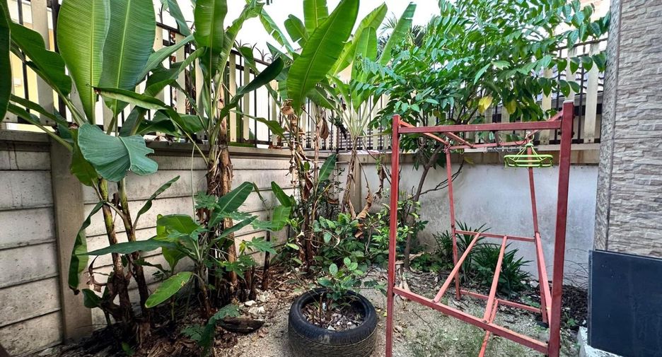 For sale 3 bedrooms house in Si Racha, Chonburi