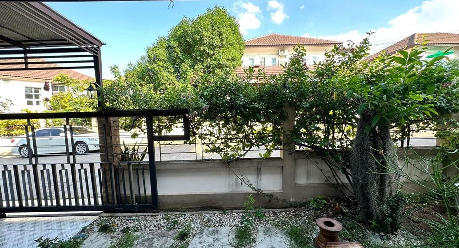 For sale 3 bedrooms house in Si Racha, Chonburi
