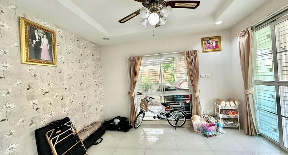 For sale 3 bedrooms house in Si Racha, Chonburi