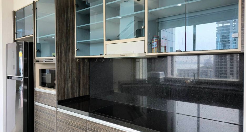 For rent 3 bedrooms condo in Bang Lamung, Chonburi