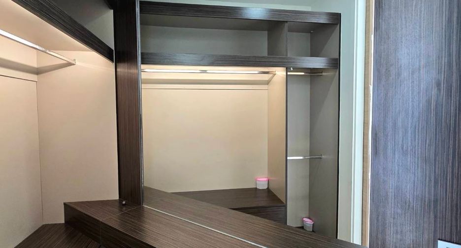 For rent 3 bedrooms condo in Bang Lamung, Chonburi
