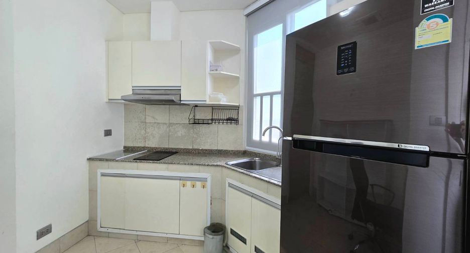 For rent 3 bedrooms condo in Bang Lamung, Chonburi