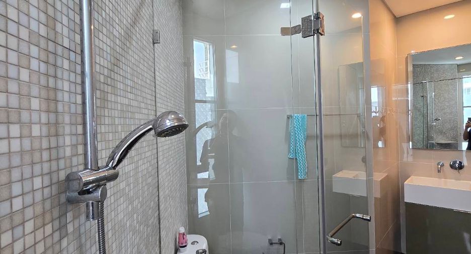 For rent 3 bedrooms condo in Bang Lamung, Chonburi