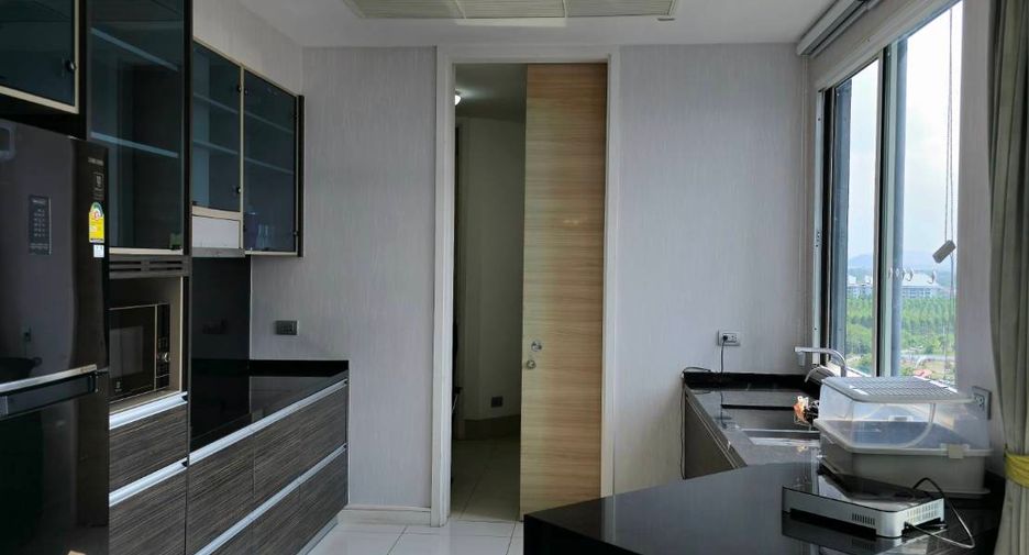 For rent 3 bedrooms condo in Bang Lamung, Chonburi