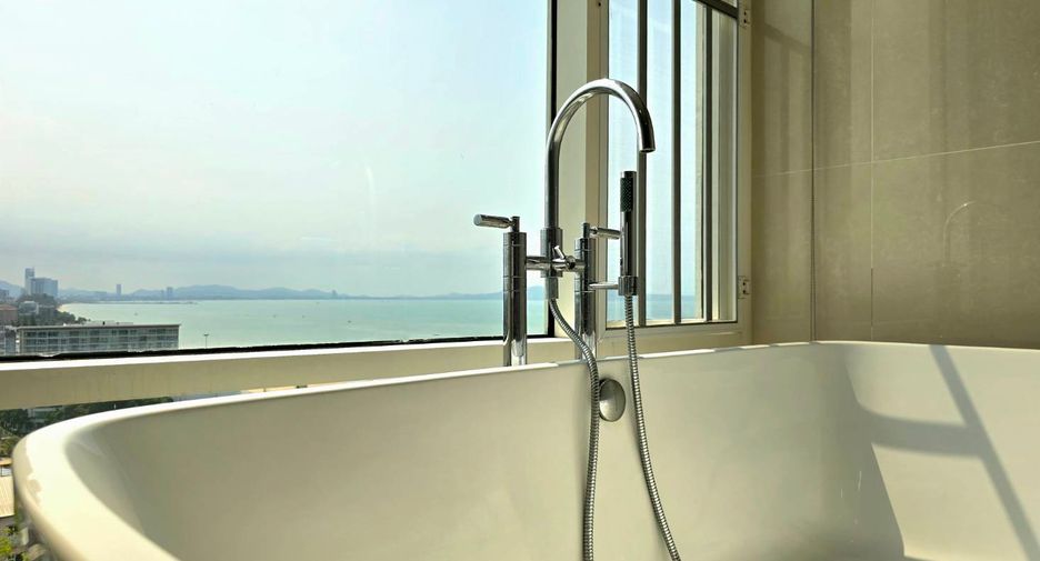 For rent 3 bedrooms condo in Bang Lamung, Chonburi