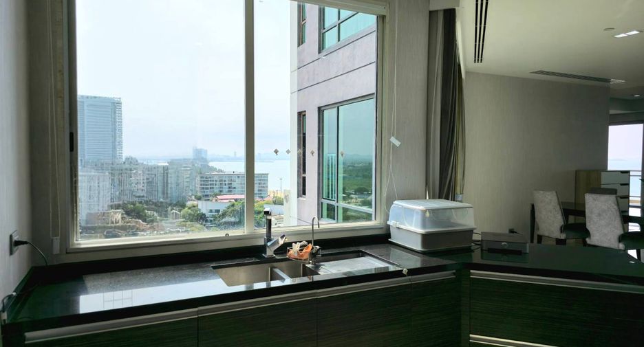 For rent 3 bedrooms condo in Bang Lamung, Chonburi