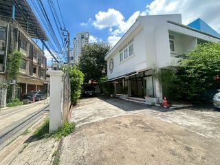 出租 5 卧室 独立屋 在 Huai Khwang, 曼谷